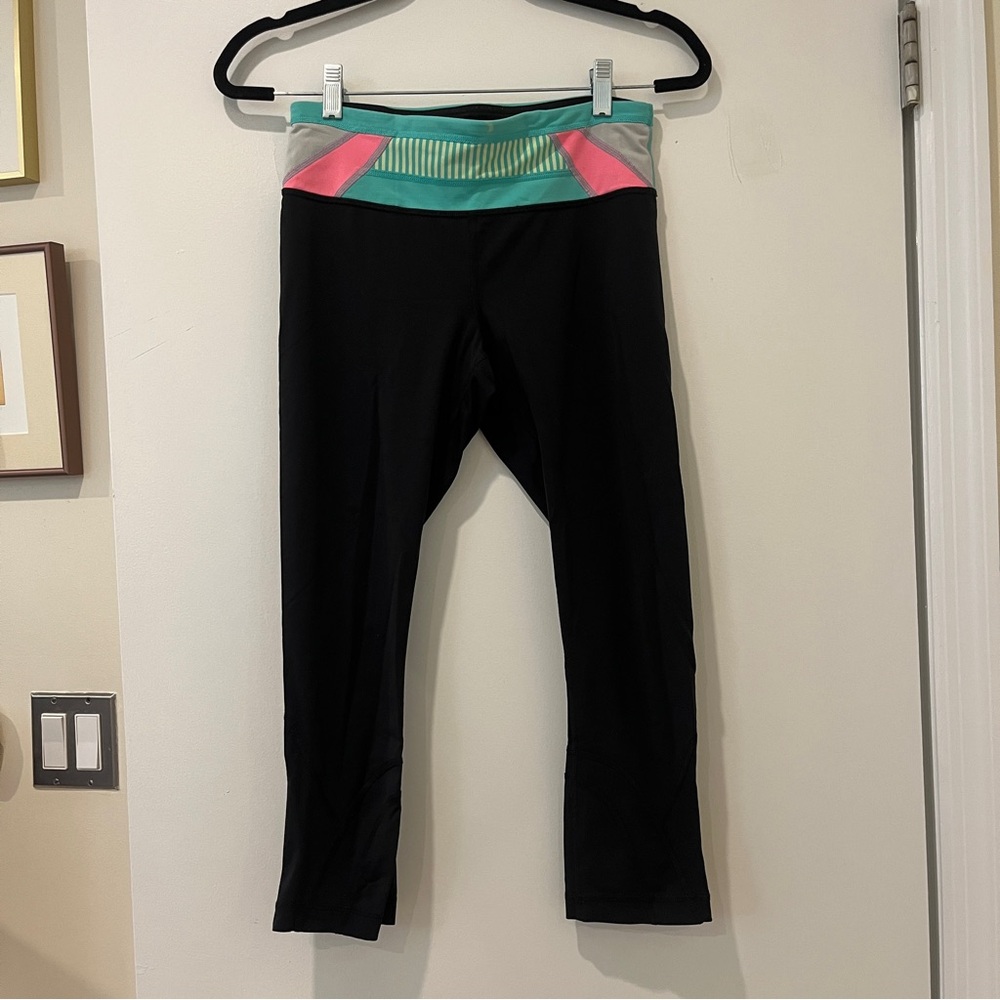Lululemon Leggings Size 6 Cropped Women’s Pattern Waistband